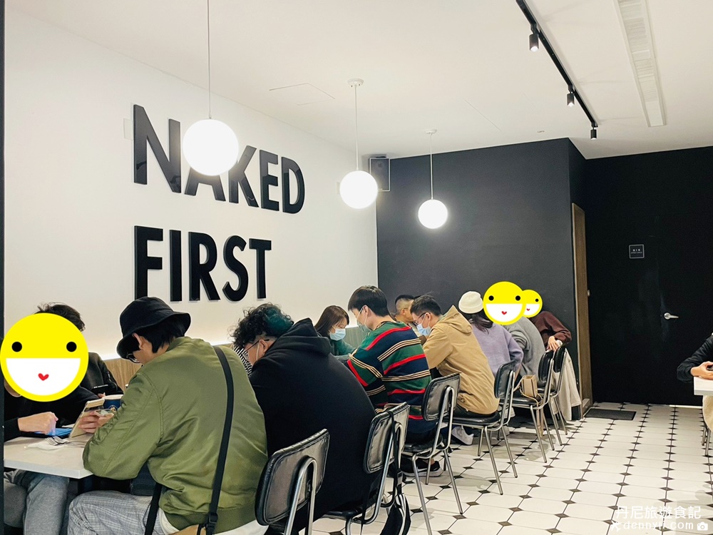 台中Naked Cafe美村尼克